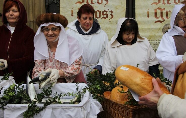  Legnica: Jałmużniczy chleb, śledź i grosz tradycyjnie już w Wielki Piątek