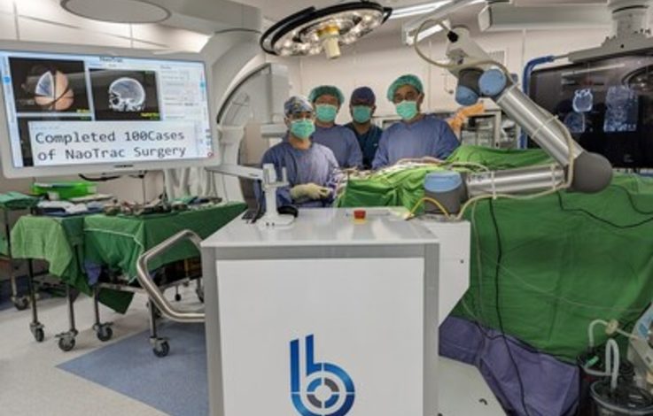  Firma Brain Navi ogłasza, że jej robot NaoTrac został wykorzystany już w stu zabiegach chirurgicznych